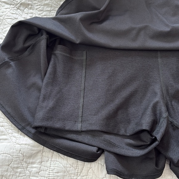 Old Navy Extra High-Waisted Cloud+ Skort with Biker Shorts Black Size L - Picture 11 of 12